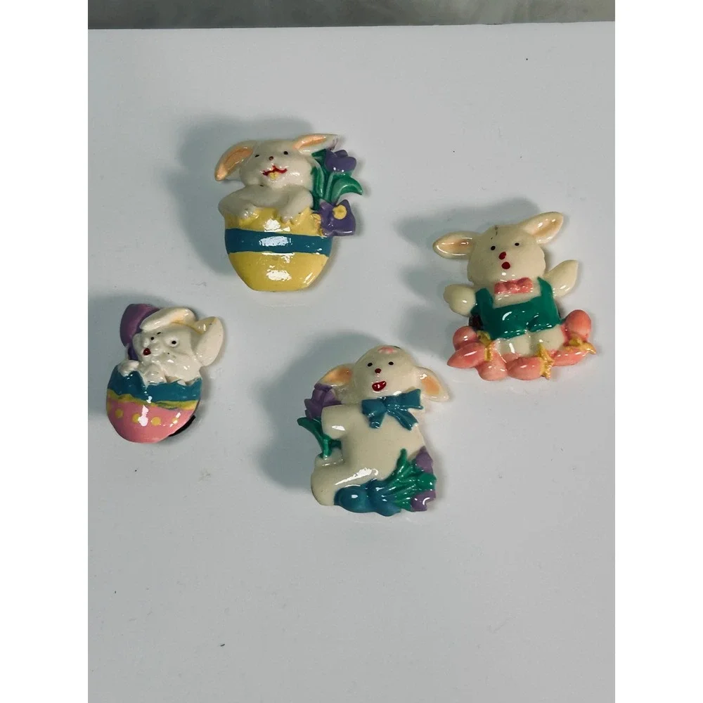 Vintage Easter Bunny Button Covers Kitsch Plastic‎ Holiday Colorful